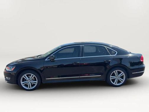 2013 Volkswagen Passat 2.0 TDI SE w/ Sunroof