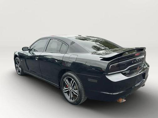 Pitch Black 2014 Dodge Charger R/T