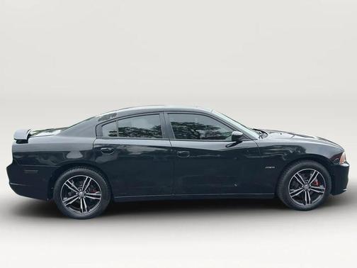 Pitch Black 2014 Dodge Charger R/T