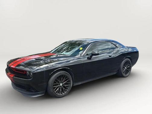 Pitch Black Clearcoat 2015 Dodge Challenger SXT