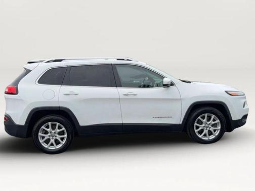 Bright White Clearcoat 2016 Jeep Cherokee Sport
