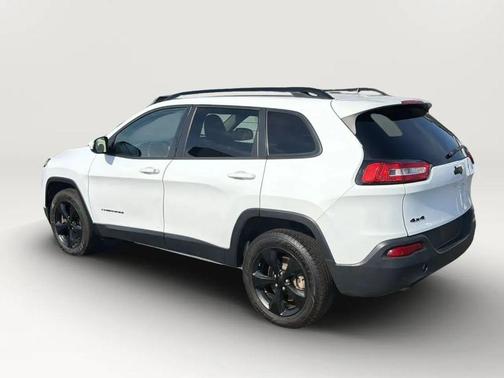 Bright White Clearcoat 2018 Jeep Cherokee Latitude