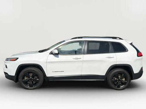 Bright White Clearcoat 2018 Jeep Cherokee Latitude