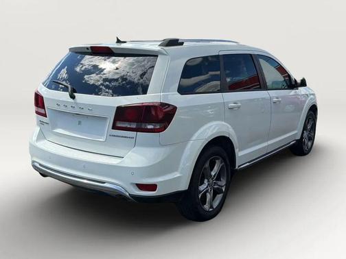 Vice White 2017 Dodge Journey Crossroad