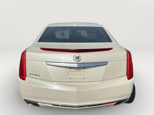 White Diamond Tricoat 2013 Cadillac XTS Premium