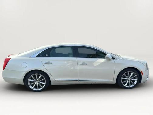 White Diamond Tricoat 2013 Cadillac XTS Premium