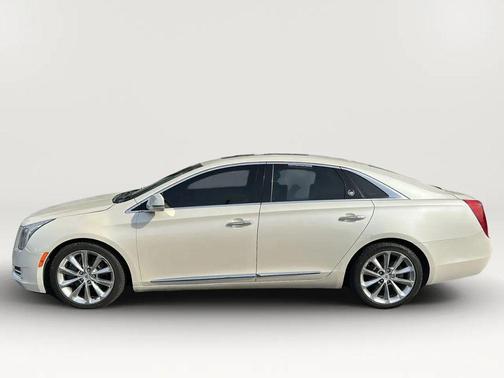 White Diamond Tricoat 2013 Cadillac XTS Premium