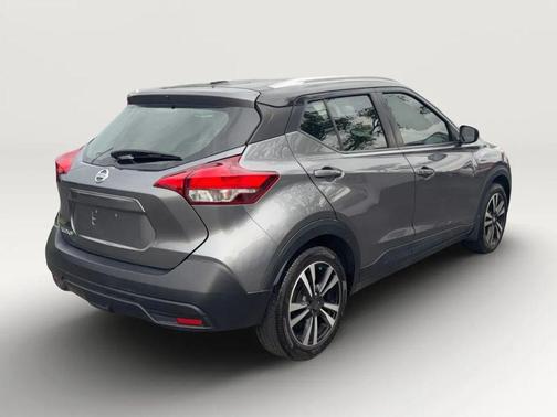 Gray 2019 Nissan Kicks SV