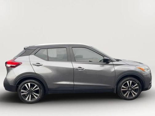 Gray 2019 Nissan Kicks SV