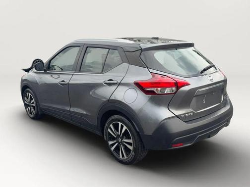 Gray 2019 Nissan Kicks SV