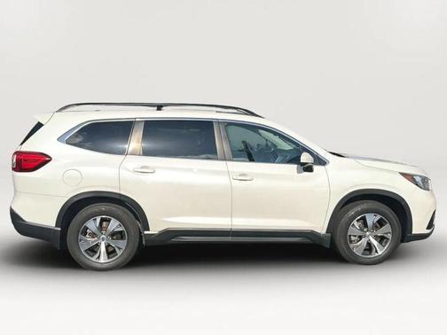 White 2019 Subaru Ascent Premium 7-Passenger