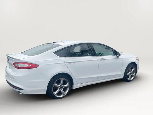 Oxford White 2016 Ford Fusion SE