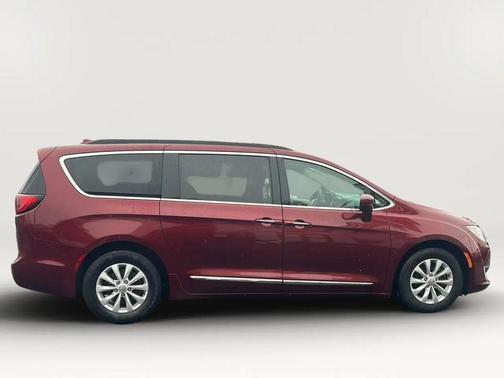 Velvet Red Pearlcoat 2017 Chrysler Pacifica Touring-L
