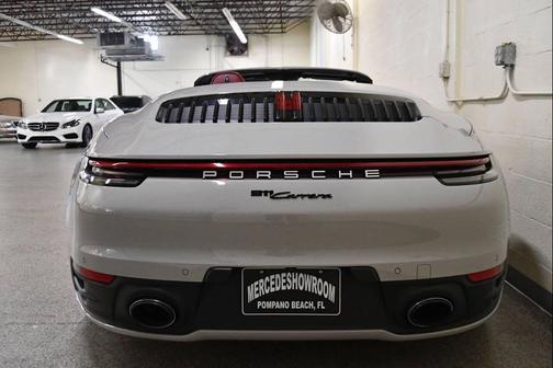 2022 Porsche 911 Carrera