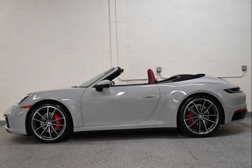 2022 Porsche 911 Carrera