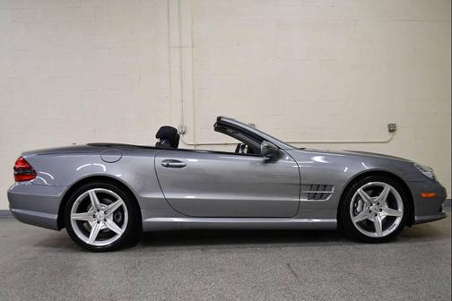 Palladium Silver 2009 Mercedes-Benz SL-Class SL 550 2dr Convertible