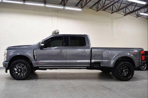Carbonized Gray 2023 Ford F-350 Platinum
