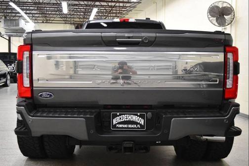 Carbonized Gray 2023 Ford F-350 Platinum