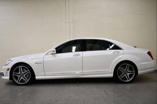 Diamond White 2013 Mercedes-Benz S-Class S 63 AMG 4dr Sedan