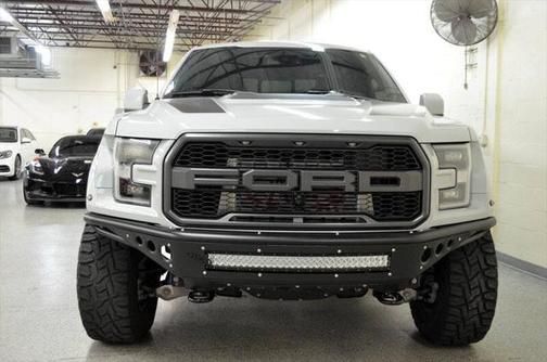 2017 Ford F-150 Raptor 4x4 4dr SuperCrew 5.5 ft. SB