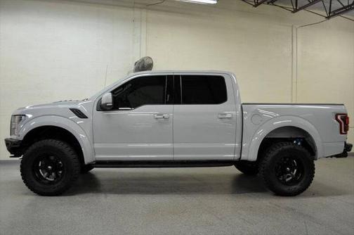 2017 Ford F-150 Raptor 4x4 4dr SuperCrew 5.5 ft. SB