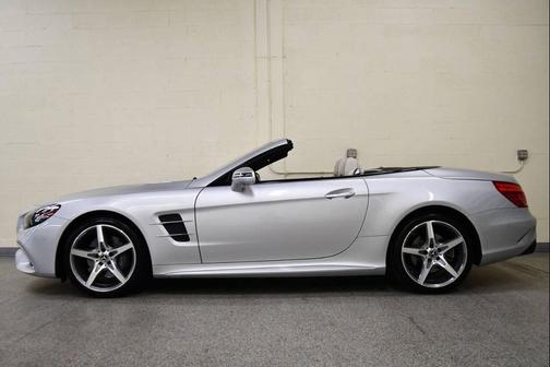 Iridium Silver 2017 Mercedes-Benz SL 550 SL 550 2dr Convertible