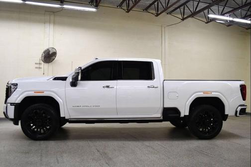 White Frost Tricoat 2025 GMC Sierra 2500 Denali Ultimate
