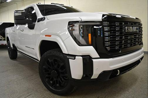 White Frost Tricoat 2025 GMC Sierra 2500 Denali Ultimate