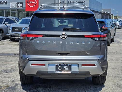 2023 Nissan Pathfinder SL