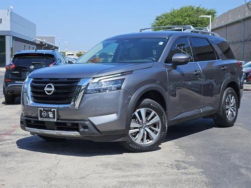 2023 Nissan Pathfinder SL