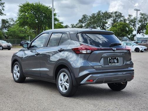 2025 Nissan Kicks Play S