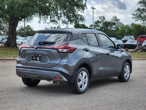 2025 Nissan Kicks Play S