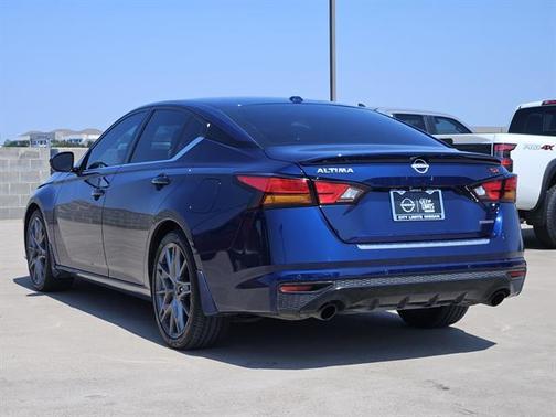 2023 Nissan Altima 2.0 SR