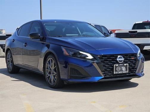 2023 Nissan Altima 2.0 SR