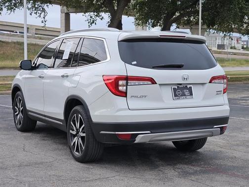 2022 Honda Pilot Touring 7-Passenger