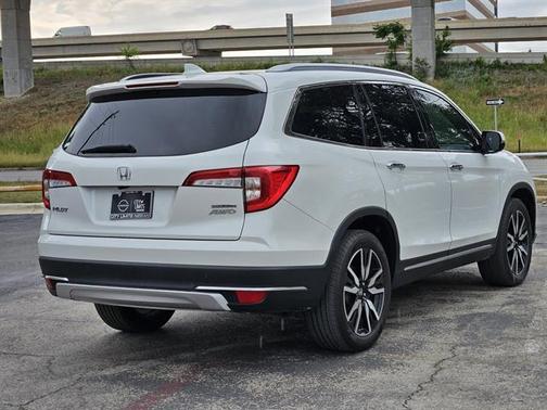 2022 Honda Pilot Touring 7-Passenger