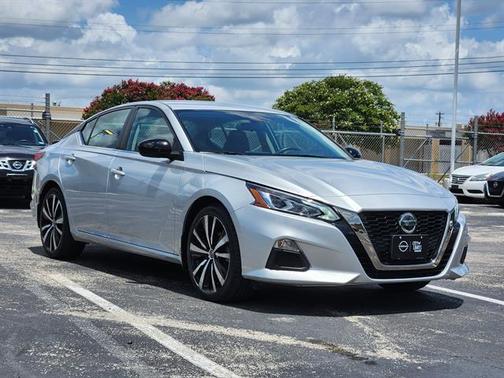 2022 Nissan Altima 2.5 SR