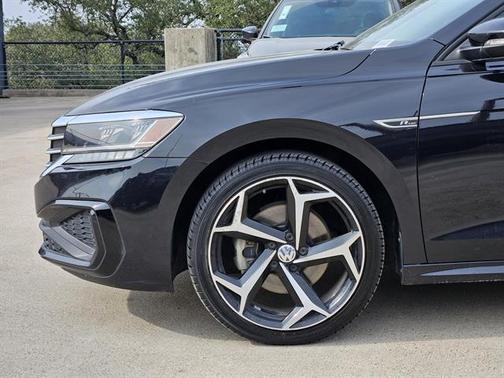 2020 Volkswagen Passat 2.0T R-Line