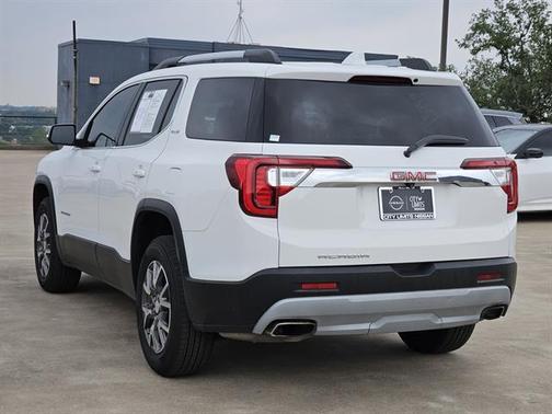 2022 GMC Acadia SLE
