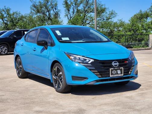 2025 Nissan Versa 1.6 SR
