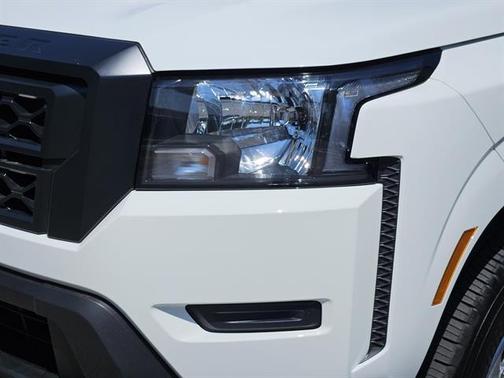 2024 Nissan Frontier S