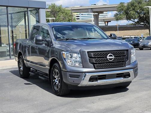 2024 Nissan Titan SV