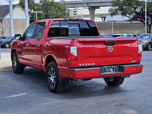 2021 Nissan Titan SV