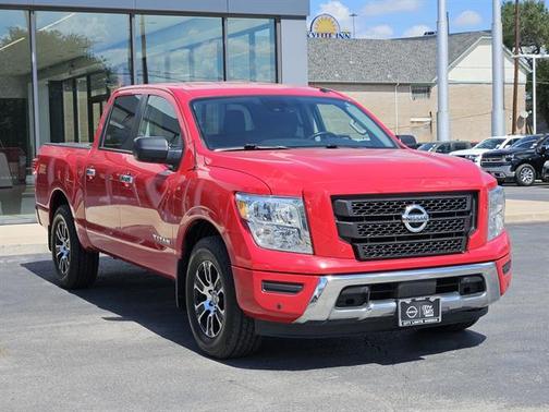 2021 Nissan Titan SV