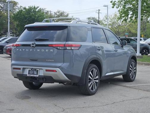 2025 Nissan Pathfinder Platinum