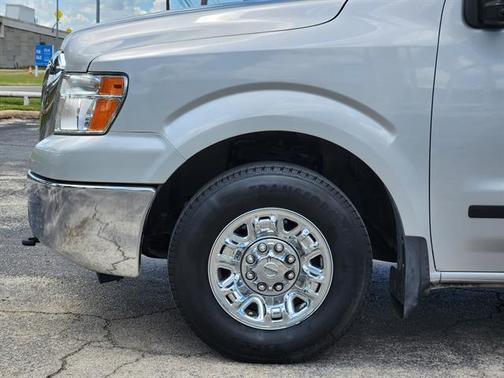 2017 Nissan NV Passenger NV3500 HD SV V6/SV V8