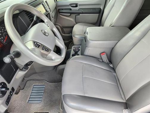 2017 Nissan NV Passenger NV3500 HD SV V6/SV V8