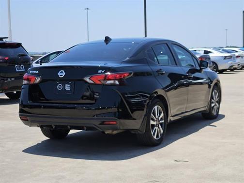 2022 Nissan Versa 1.6 SV