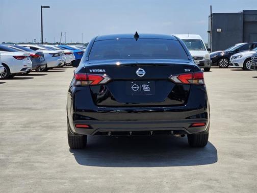 2022 Nissan Versa 1.6 SV
