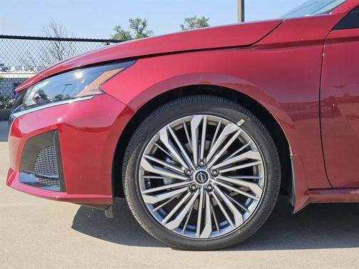 2025 Nissan Altima SL